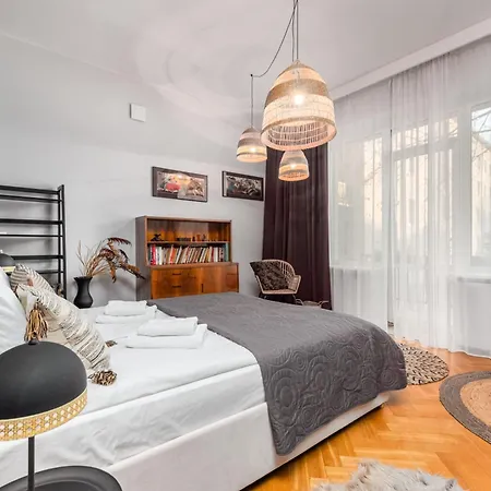 Apartament Raszynska 32-44 By Homeprime *
