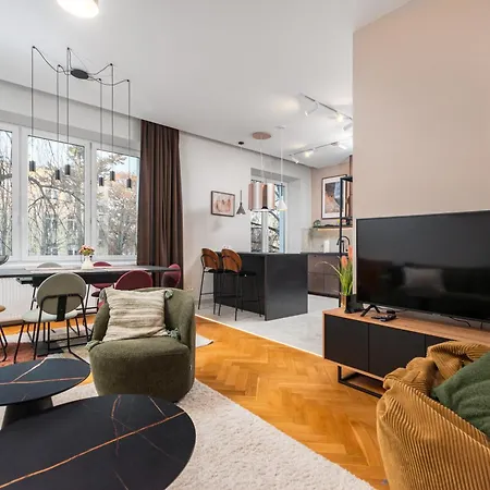 Apartment Raszynska 32-44 By Homeprime Warschau