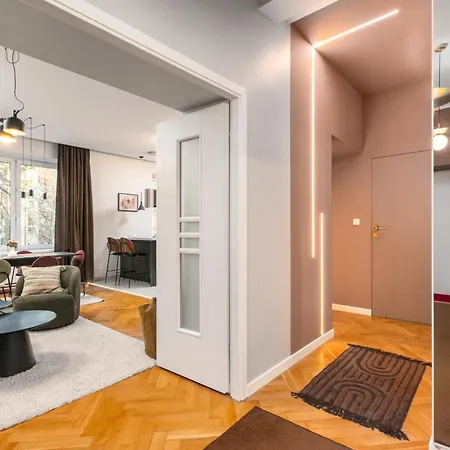 Apartment Raszynska 32-44 By Homeprime Warsaw